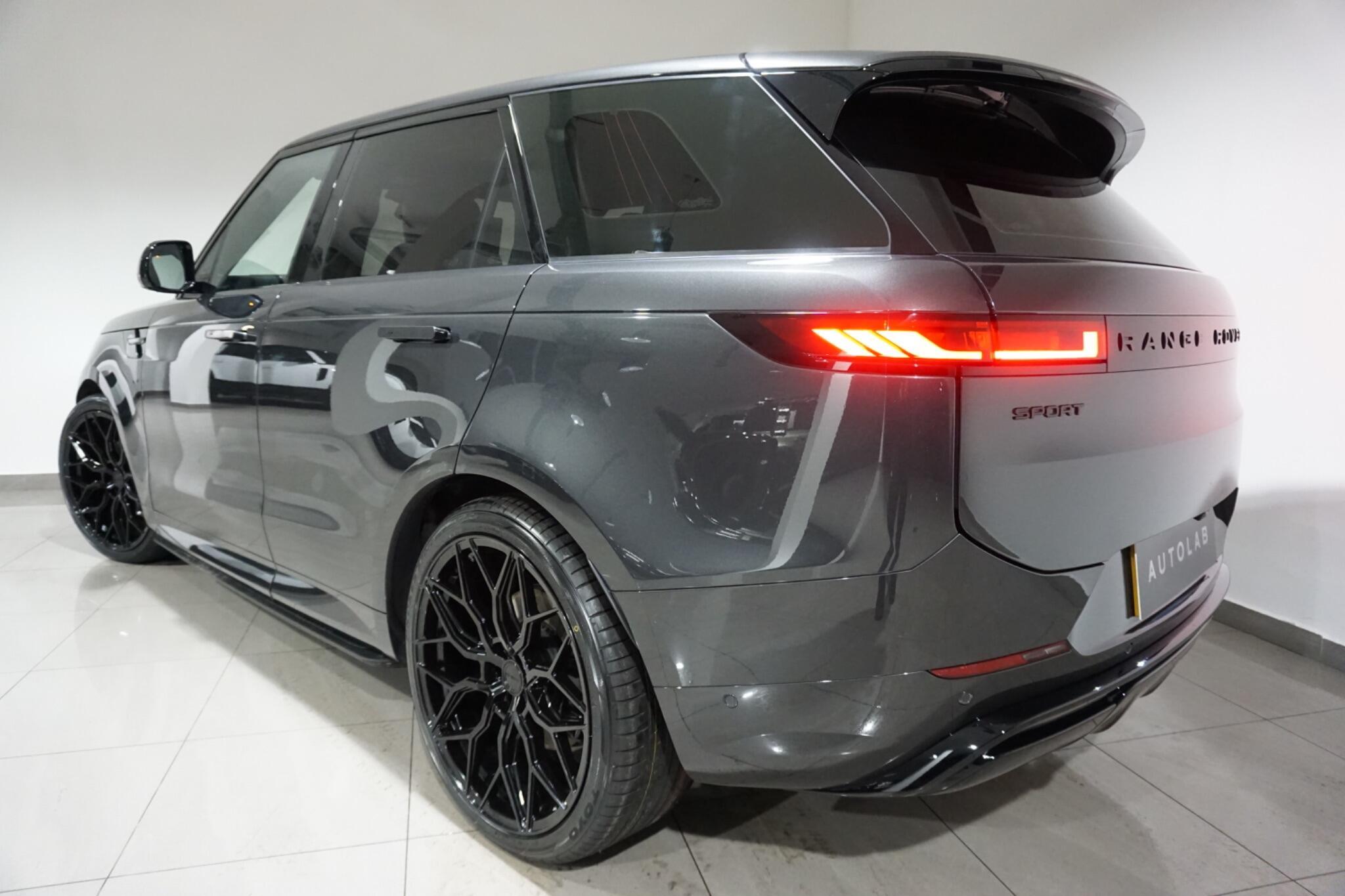 Land Rover Range Rover Sport 3.0 D300 MHEV Dynamic SE SUV 5dr Diesel Auto 4WD Euro 6 (s/s) (300 ps)